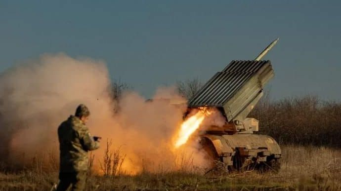Russian ammunition storage points in Kadiivka detonate for more than 20 hours