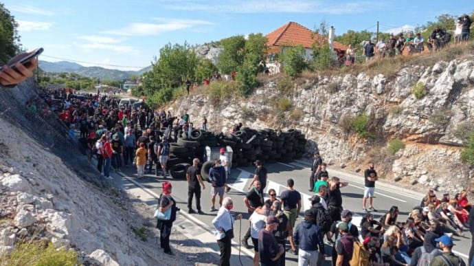 Протесты в Черногории: люди против интронизации митрополита Сербской церкви 