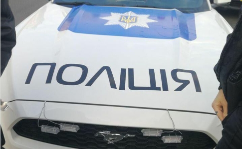 В Киеве патрульные поймали авто и водителя, замаскированных под полицию