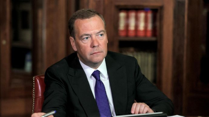 Medvedev proposes to legalise intellectual piracy in Russia