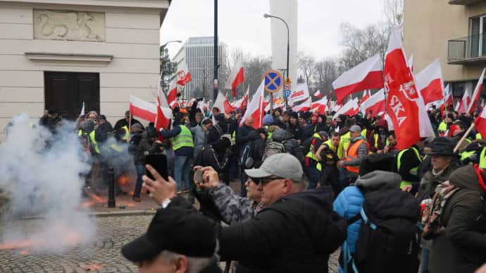 Farmers' protest in Warsaw escalates into clashes: people detained and injured – video, photo