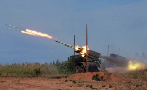 Штаб: Донецкое направление - самое опасное, боевики бьют из артустановок
