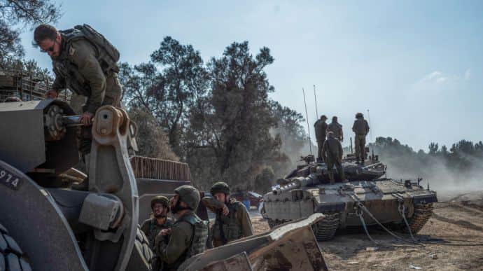 Israel Defence Forces claim Hamas is blocking Gaza residents trying to flee south