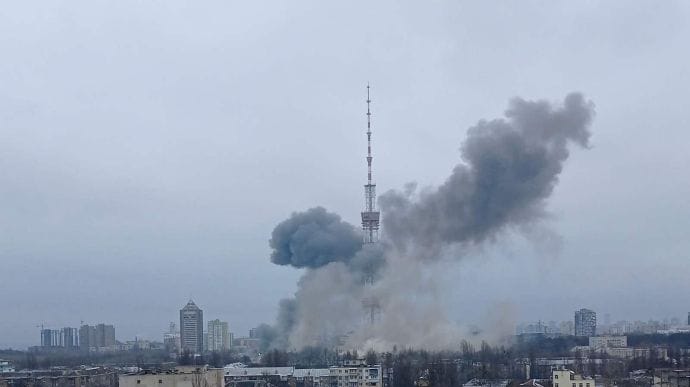 Русские ударили ракетами по Киевской телевышке