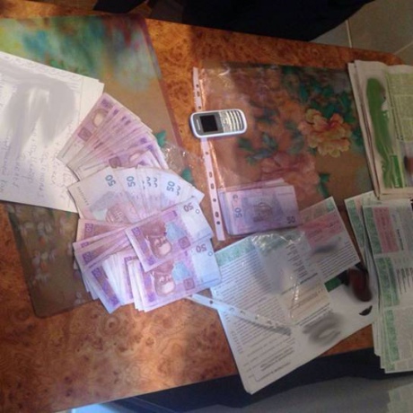 У Дніпропетровську виборцям пропонували 500 грн за голос - фото 1
