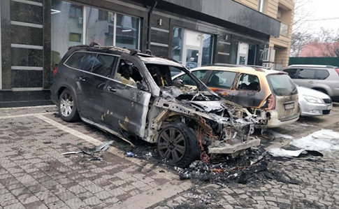 В Ужгороді спалили авто дипломата – ЗМІ
