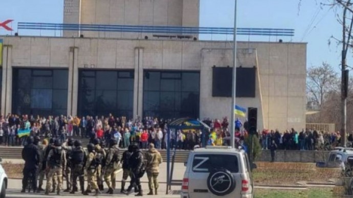 Зеленский поблагодарил украинцев за протесты на оккупированных Россией территориях
