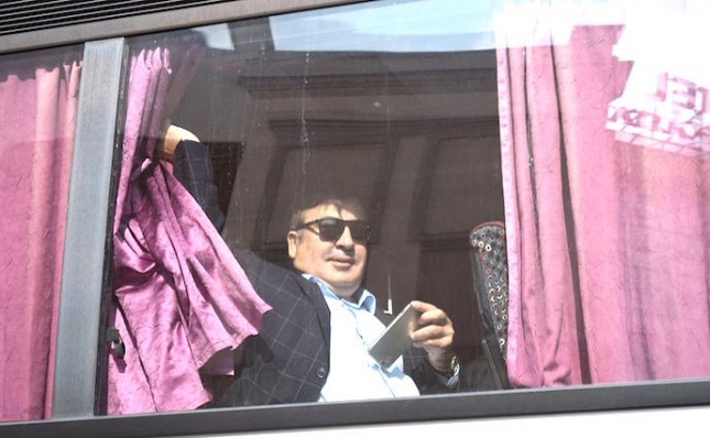 b4d4bf1-saakashvili-10-september-690_645