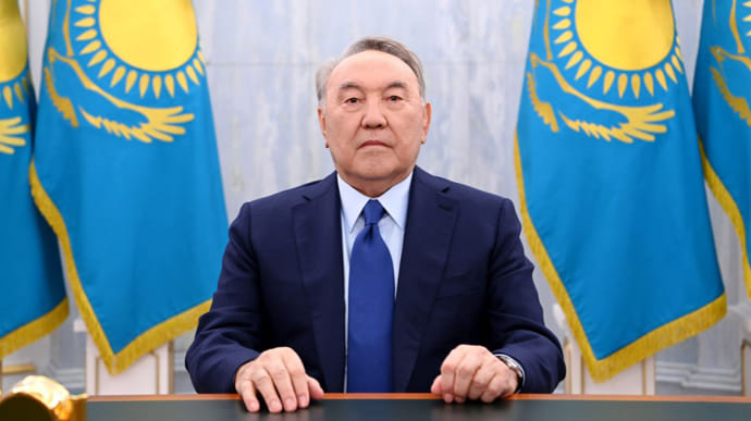 Назарбаев впервые с начала протестов в Казахстане появился на публике: Я простой пенсионер