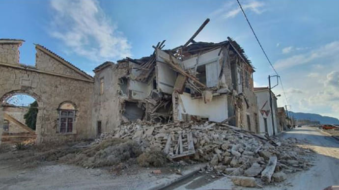 У Туреччині і Греції повідомили про перших загиблих і постраждалих під час землетрусу