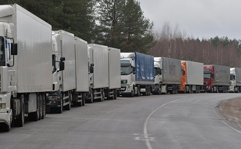 У понеділок у Київ не пускатимуть вантажівки