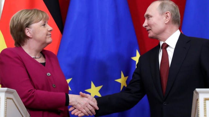 Меркель закликала до прямого контакту ЄС з Путіним