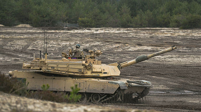 Пентагон продовжив навчання українських військових на танках Abrams