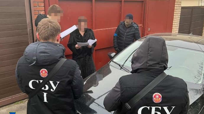 Захоплення землі на Одещині: дружину депутата випустили з СІЗО під домашній арешт
