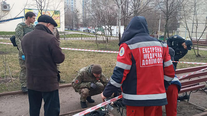 В Киеве рядом с детской площадкой от взрыва гранаты погиб мужчина - полиция