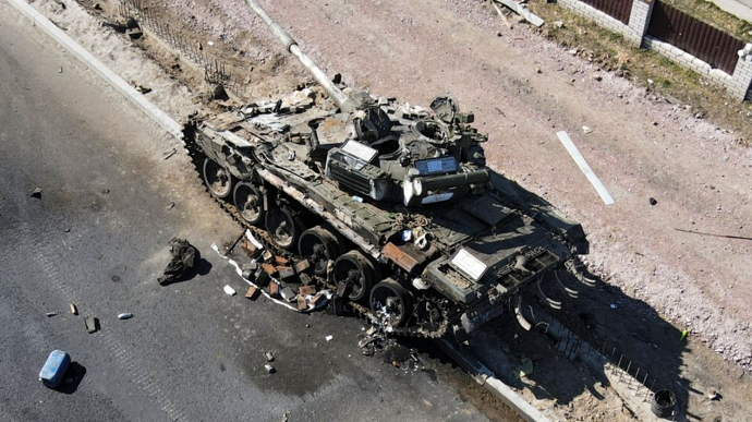 Россия потеряла в войне до половины своего танкового парка – СNN