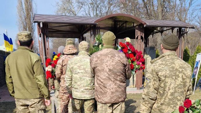 Раде предлагают обустроить мемориальное военное кладбище на левом берегу Киева