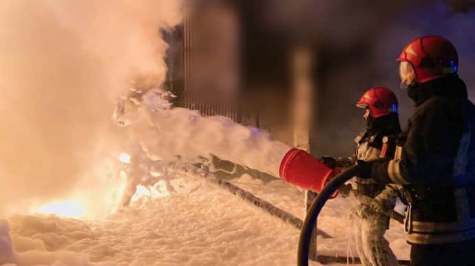 Росія вночі атакувала два енергетичні об’єкти на Львівщині, почалися пожежі