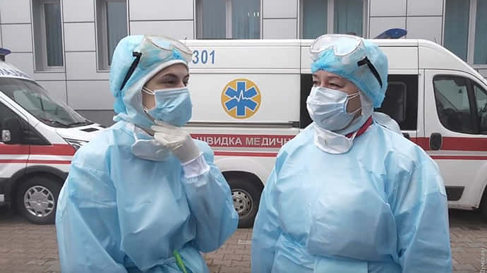 Уже более 5 тысяч украинских медиков подхватили коронавирус