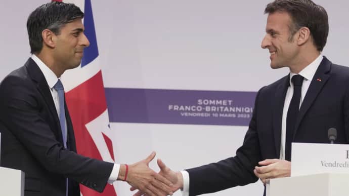 French President and UK Prime Minister discuss increasing supplies of ammunition and air defence equipment to Ukraine