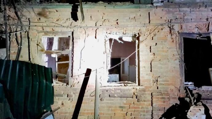 Russian occupiers hit Nikopol district, more than 20 houses damaged