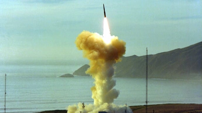 Перевірка боєготовності: США запустять міжконтинентальну балістичну ракету