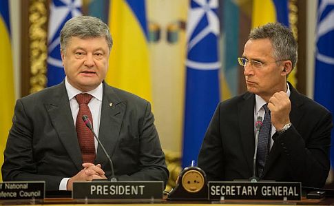 Украина и НАТО начинают дискуссию по плану членства – Порошенко