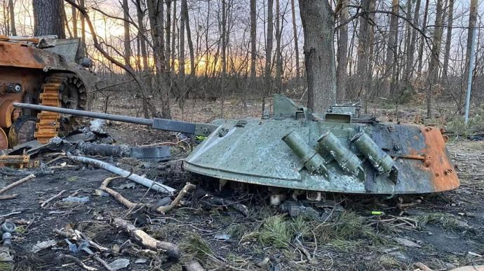 На сході ЗСУ знищили десятки одиниць техніки РФ і збили винищувач