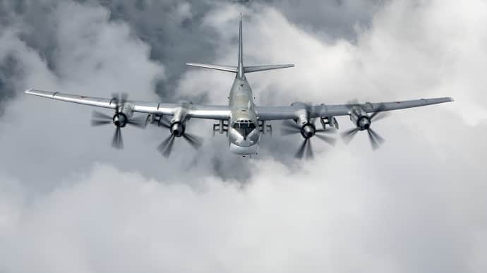 Повітряні сили попередили про активність російської стратегічної авіації