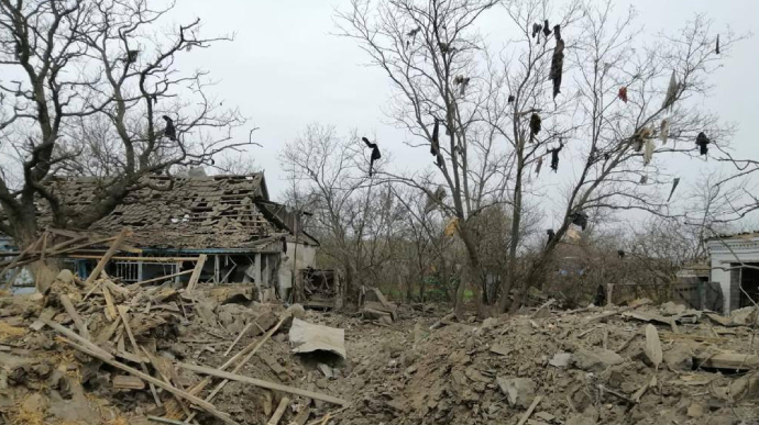 Херсонщина: вночі окупанти нищили село, є загиблий – ОП