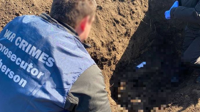Bodies of locals shot during Russian occupation are found in liberated Kherson Oblast