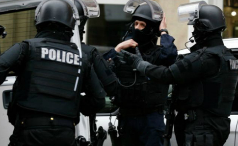 Неизвестный устроил стрельбу в мечете в Париже: есть раненый 