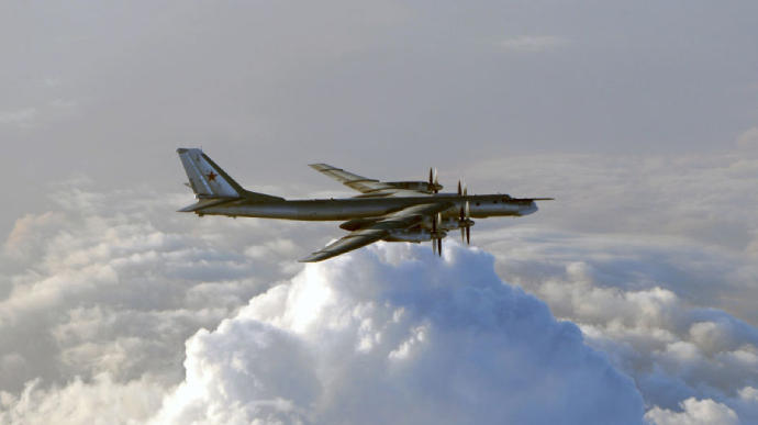 Ukrainian Ministry of Defence: Russian bombers looking for Ukrinian air defence positions  