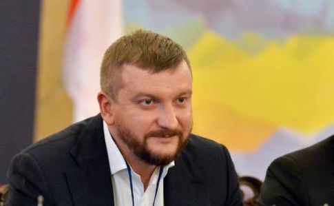 Петренко погрожує НАЗК переформатуванням за імітації