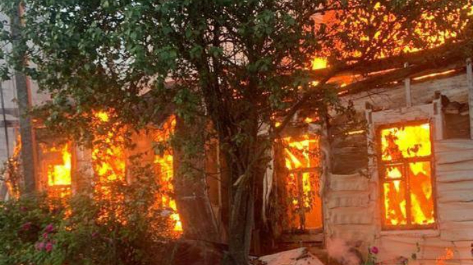Mortar shelling of Sumy region: woman injured, one house burnt down, 9 more damaged