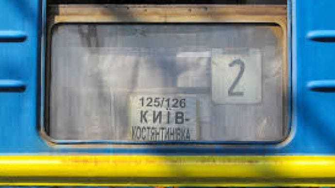 В поезде из Константиновки двое бойцов устроили стрельбу