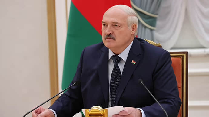 Лукашенко говорит, что Путин передал Искандеры Беларуси