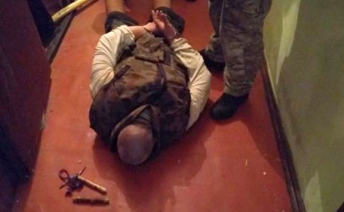 В Киеве задержали мужчину, который взял в заложники своих детей