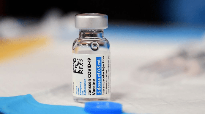 ЗМІ: У США можуть знову обмежити застосування вакцини J&J через тромби