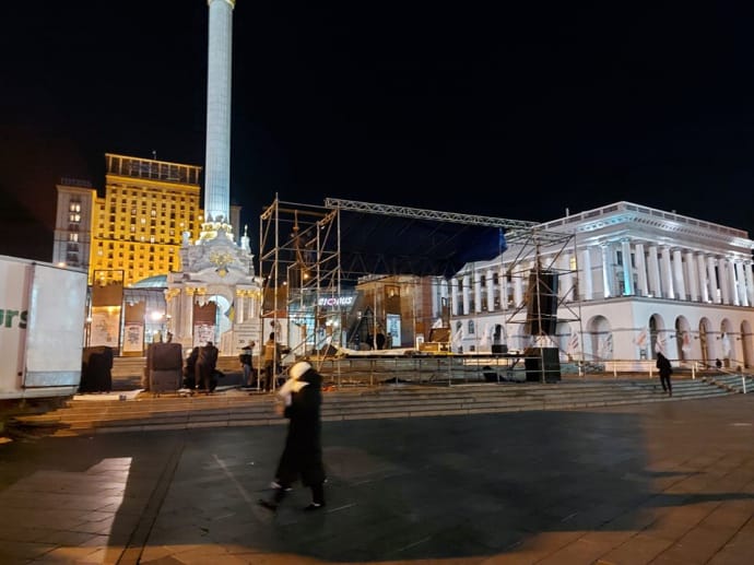 Демонтаж сцены на Майдане Независимости