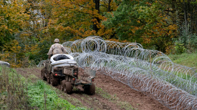 Латвія встановила 37-кілометровий паркан на кордоні з Білоруссю