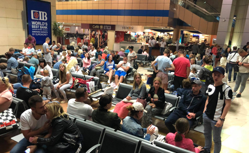 Более 200 украинских туристов застряли в аэропорту Шарм-эль-Шейха