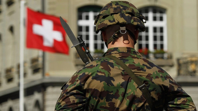 Більшість швейцарців підтримують зближення з НАТО і санкції проти РФ – опитування
