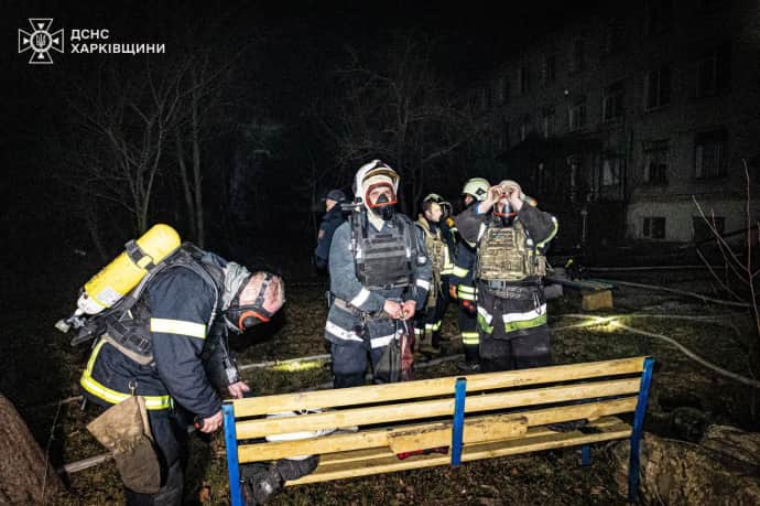 Харків: росіяни повторно вдарили під час гасіння пожежі, постраждали рятувальники