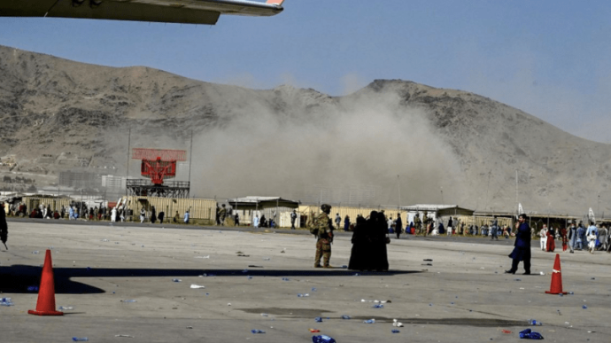 В результате теракта возле аэропорта Кабула погибли граждане Великобритании