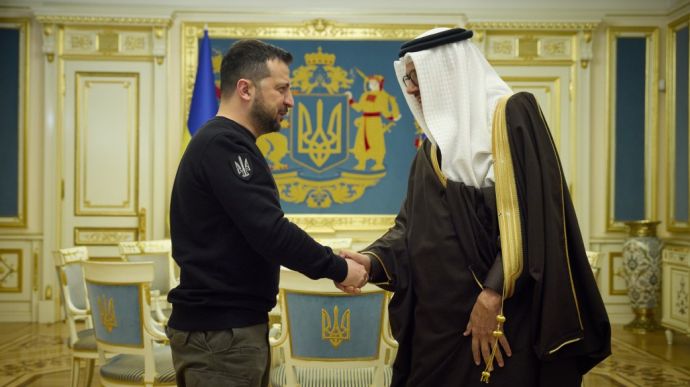 Зеленський, повернувшись у Київ, прийняв голову МЗС Бахрейну