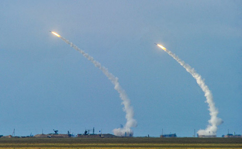 Военные провели боевые стрельбы из ракетных комплексов вблизи Крыма 