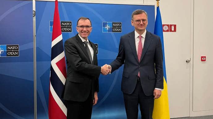 Ukraine's Foreign Minister holds first meeting with his Norwegian counterpart