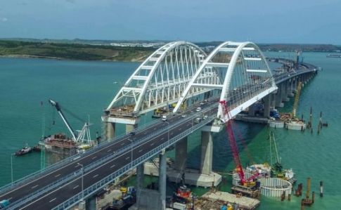 Омелян озвучив прямі й непрямі збитки від Кримського мосту
