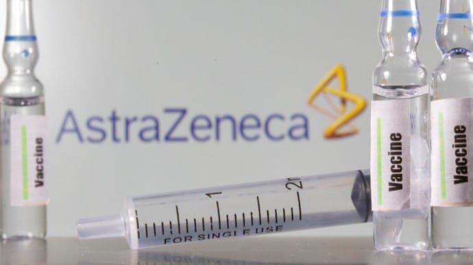 Чергова країна не рекомендує вакцину AstraZeneca людям старше 65 років